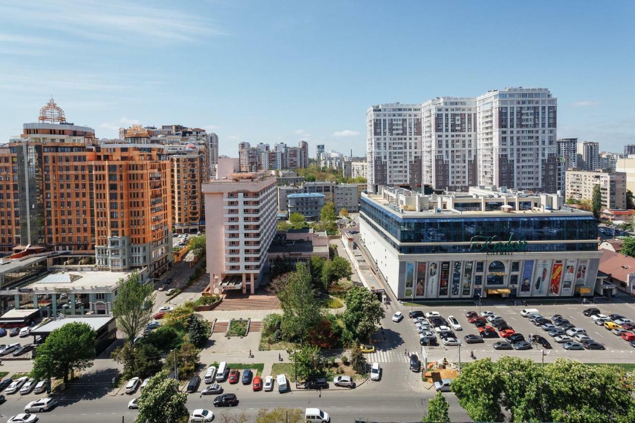 White Apartment Odesa